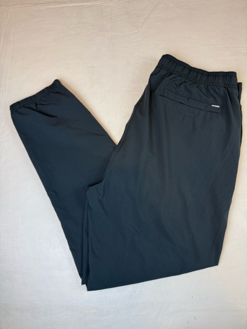 Vuori Dark Gray Men's Performance Joggers Elastic Waist Back Pocket Size XXL